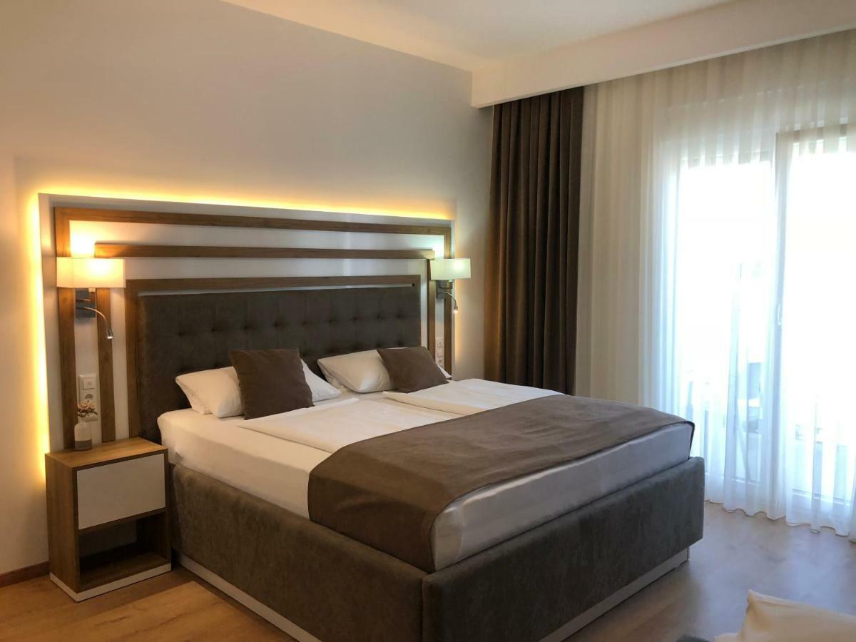Hotel Rheinbruecke ไรน์เฟลเดิน ภายนอก รูปภาพ
